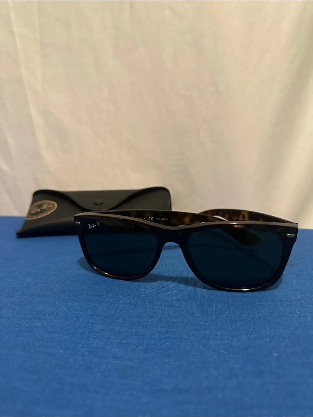 Ray-Ban New Wayfarer polarized blue gradient sunglasses, Authentic 💯 RB2132